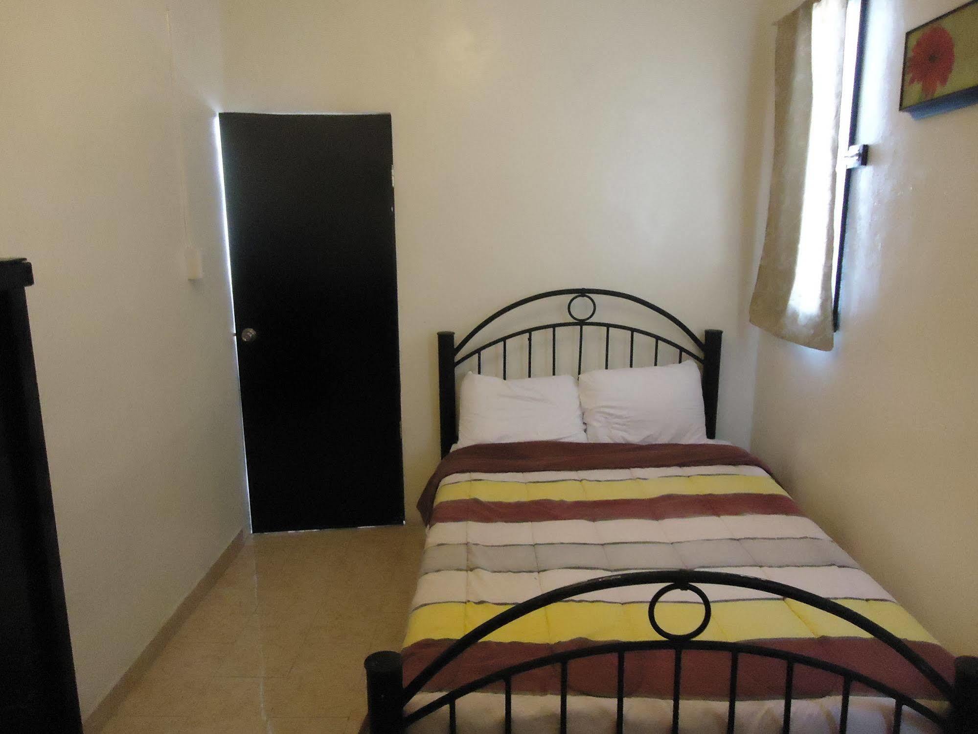 Humble Bumble Hostel Плая-дель-Кармен Экстерьер фото