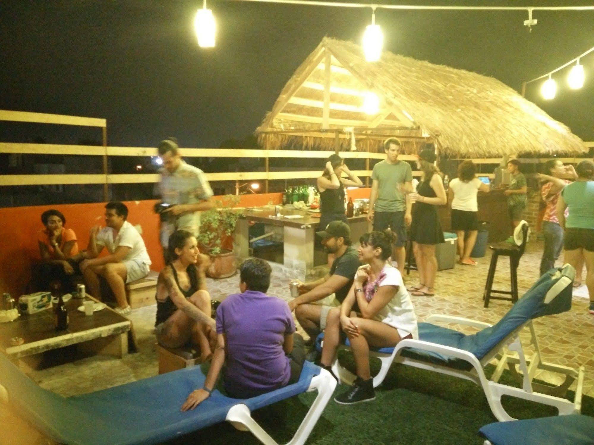 Humble Bumble Hostel Плая-дель-Кармен Экстерьер фото